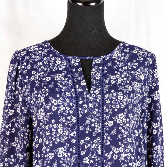 Collective Concepts Tops - New floral print blouse